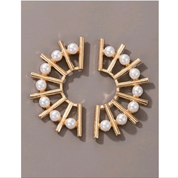 Anthropologie Jewelry - Anthropologie Minimalist Art-deco Geometric Pearl Gold Earrings